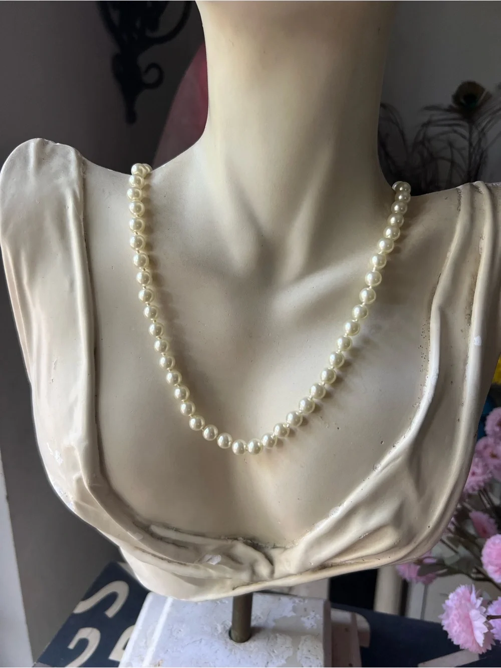 Vintage Cream Faux Pearl Strand Necklace no flaws